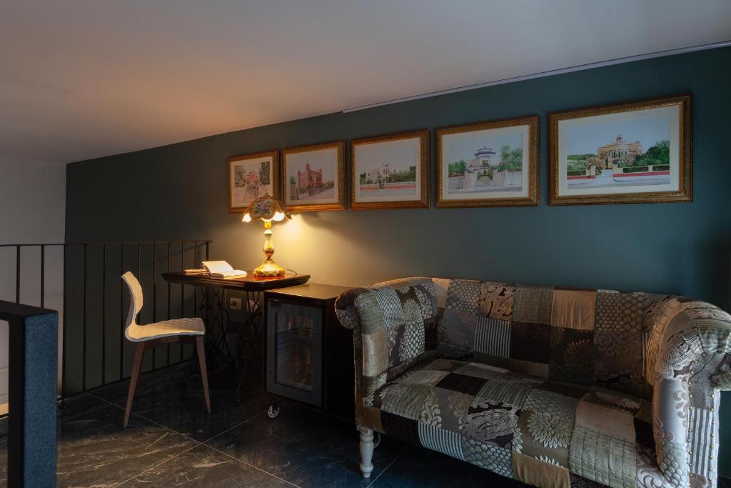 Posedenie v ubytovaní Coclee Suite Palace