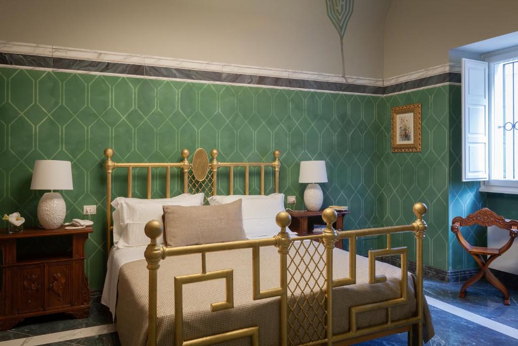 Posteľ alebo postele v izbe v ubytovaní Coclee Suite Palace