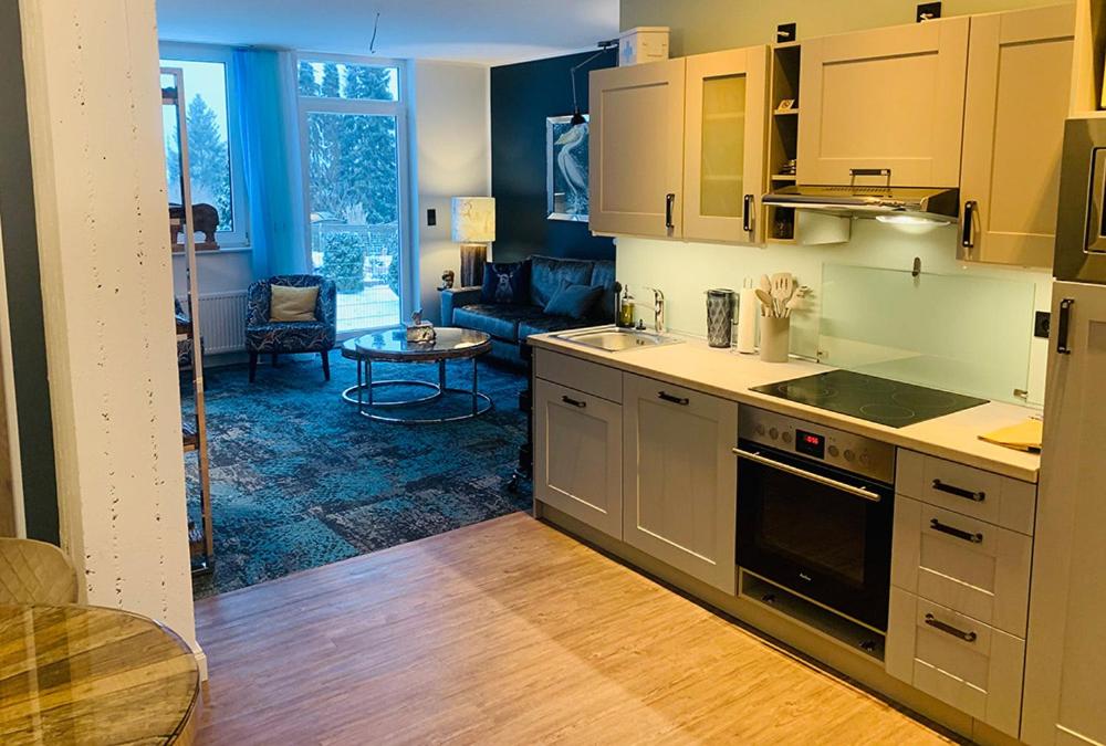 BESOTEL Mettmann-schicke FeWo oder Apartments nähe Golfplatz Gruiten und Neandertal mit Glasfaser WLAN und Parkplatz-viele Schlafzimmer mit Bad en suite - Apartamento De Dos Habitaciones Con Terraza