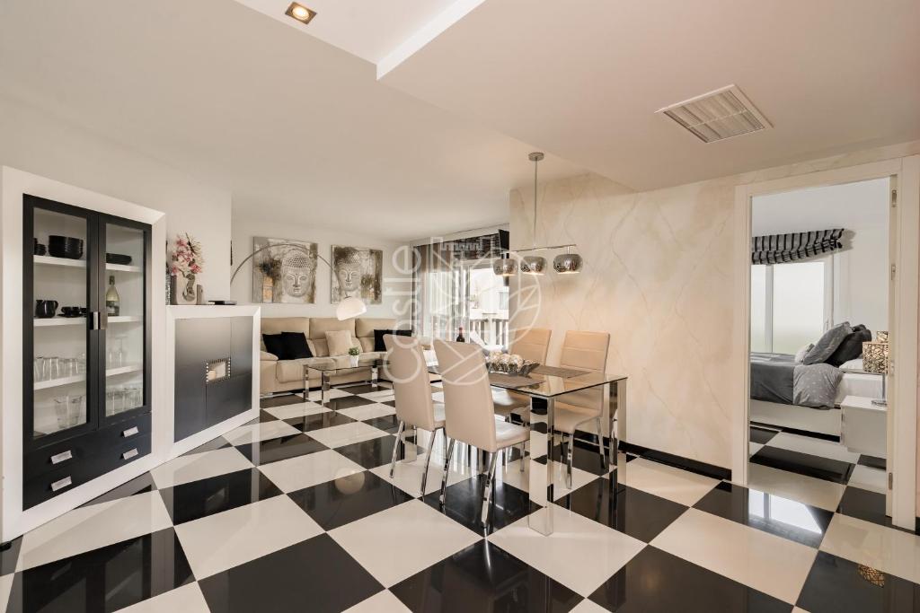 trimestre Oposición famélico MALAGA BENALMADENA PUERTO MARINA PLAYA VACACIONAL Luxury, Benalmádena – Precios actualizados 2023 trimestre Oposición famélico MALAGA BENALMADENA PUERTO MARINA PLAYA VACACIONAL Luxury, Benalmádena – Precios actualizados 2023