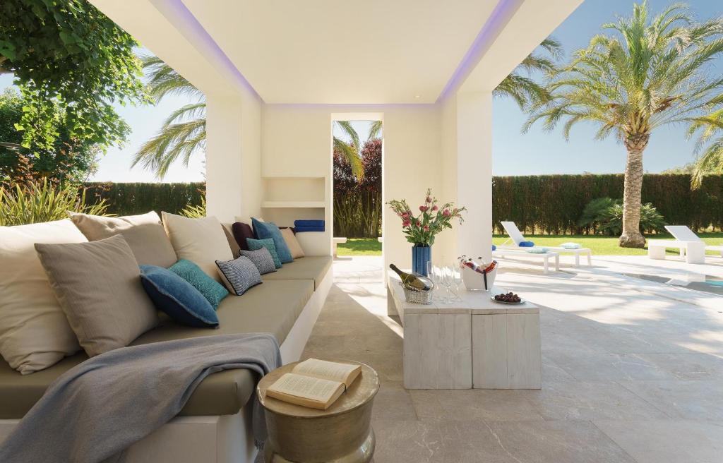 Finca Playa Llenaire, El Port – Updated 2023 Prices