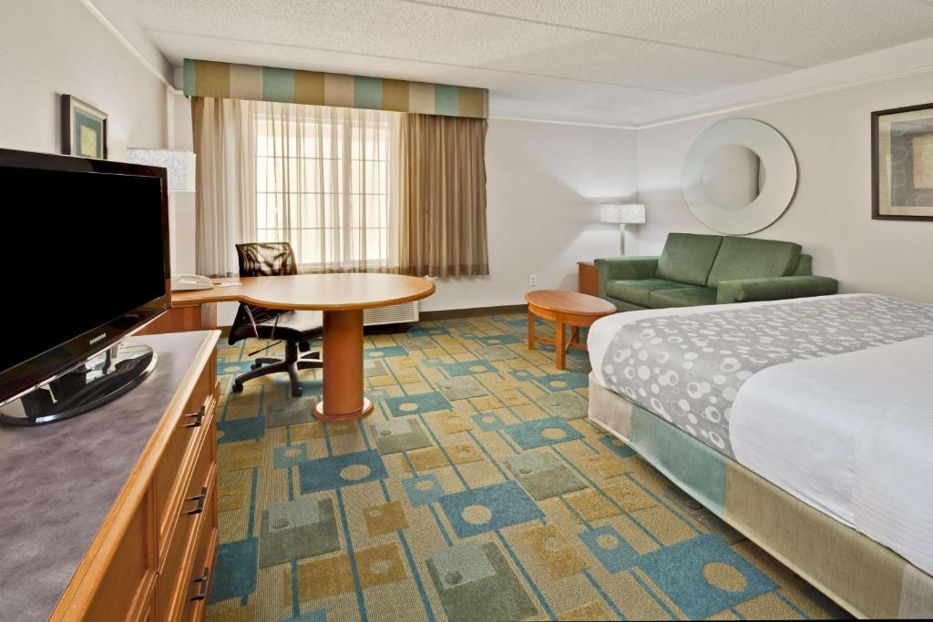 La Quinta by Wyndham Ft. Lauderdale Airport - Deluxe King Room - Non-Smoking