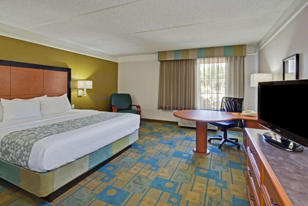 La Quinta by Wyndham Ft. Lauderdale Airport - King Room - Non-Smoking