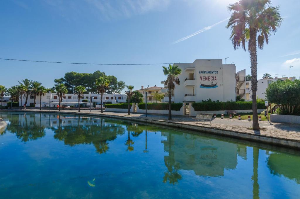 Apartamentos venecia a unos pasos de la playa, Port dAlcudia ...