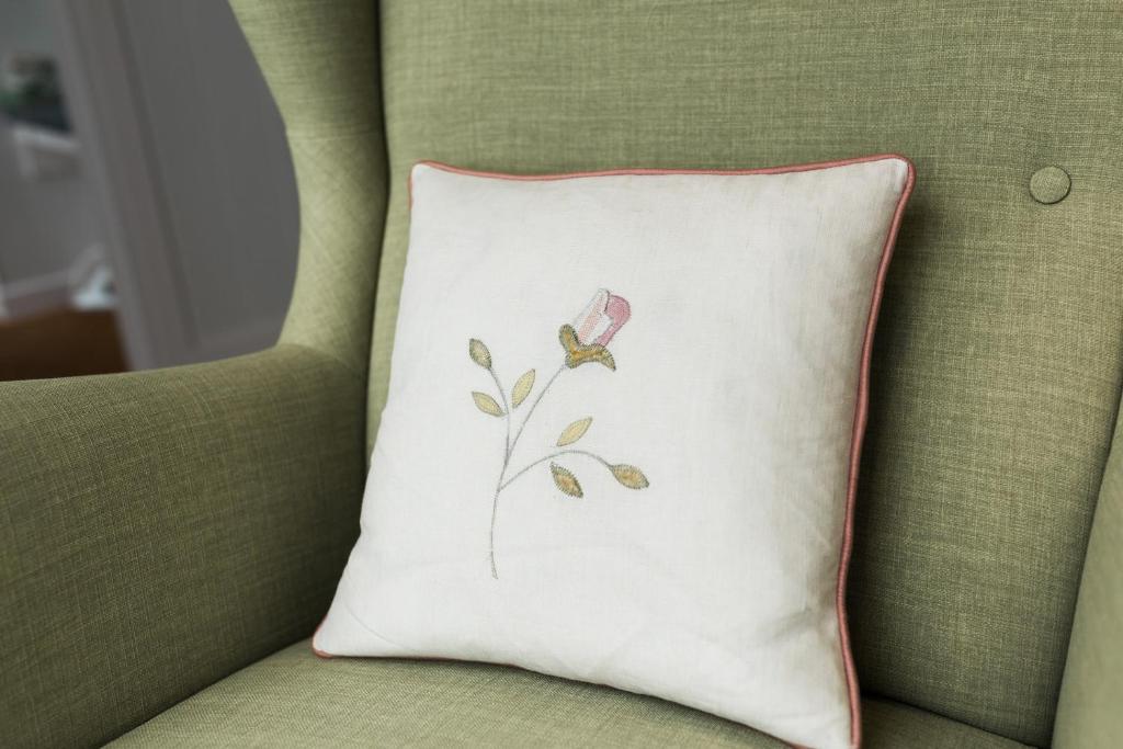 Sea View Snugs at Laggan - One-Bedroom Chalet - The Meadow