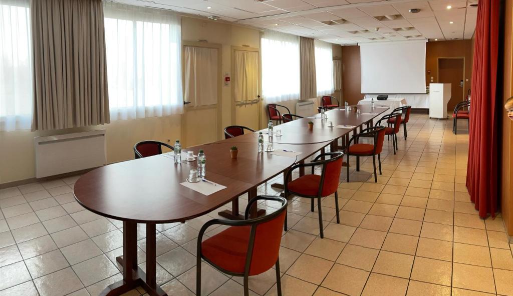 Restaurace v ubytování Cit'Hotel LA PYRAMIDE