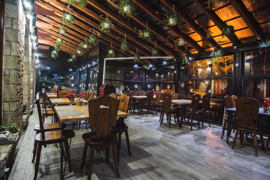 Restaurace v ubytování Te'Dreri - Llogora Tourist Village