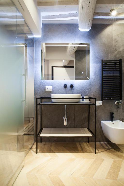 Koupelna v ubytování San Sebastiano Suite & Luxury Apartments