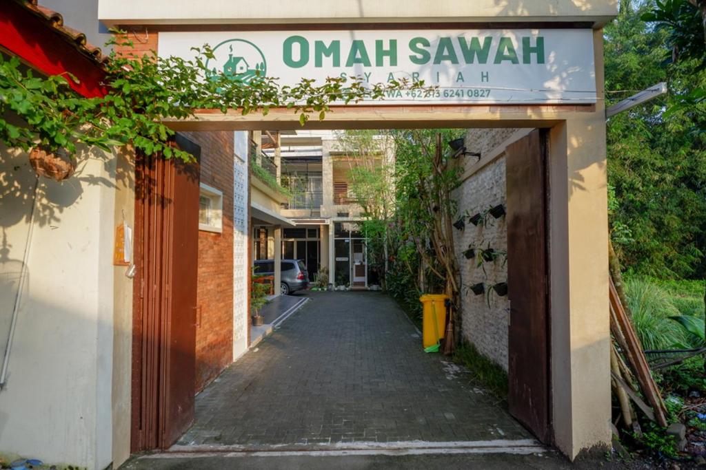 Fotografie z fotogalerie ubytování RedDoorz Syariah at Omah Sawah v destinaci Balong