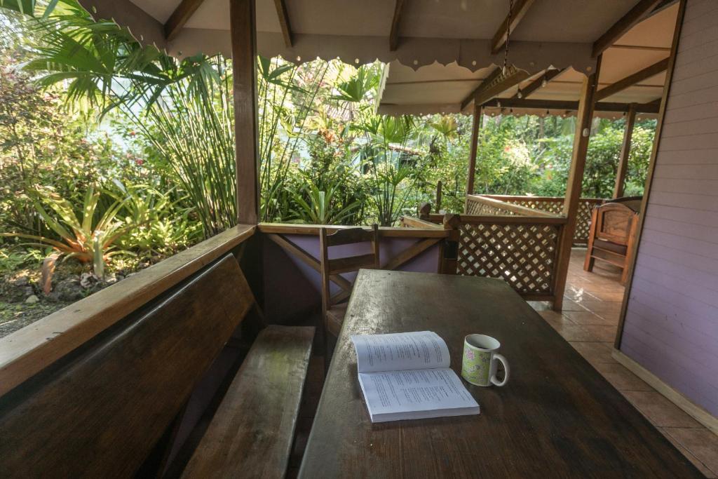 Zahrada ubytování Casa Violeta Beach House in Punta Uva