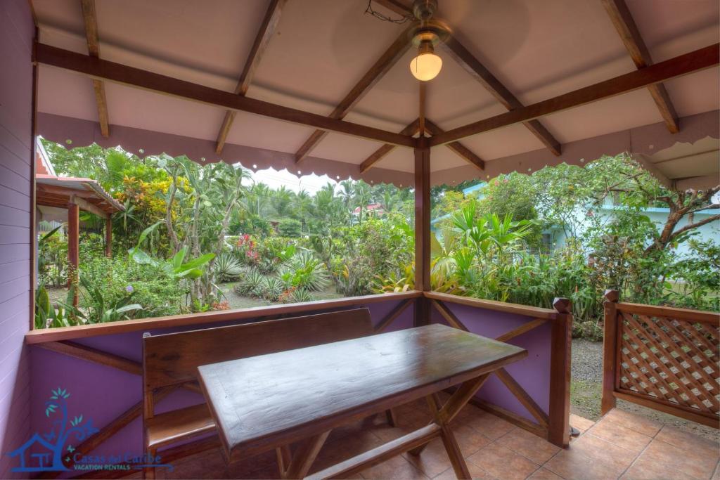 Zahrada ubytování Casa Violeta Beach House in Punta Uva