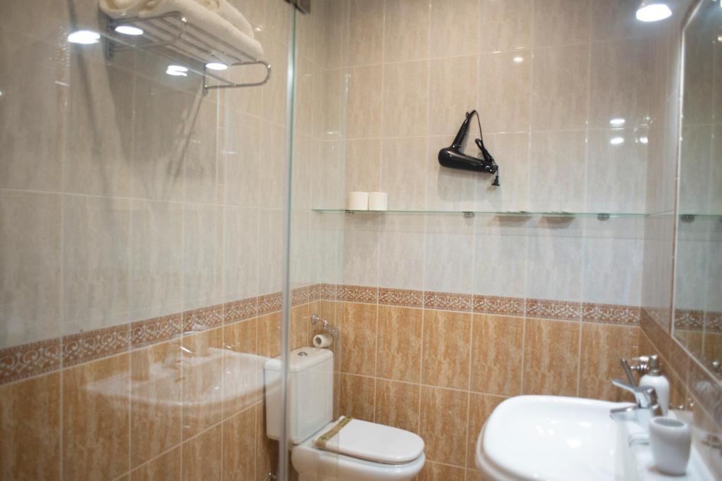 A bathroom at Casa Plaza de las Flores Cádiz Grupo AC Gestión
