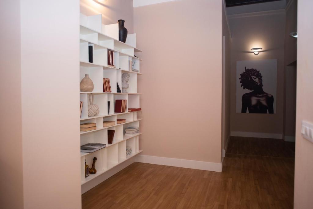 The library in Az apartmant