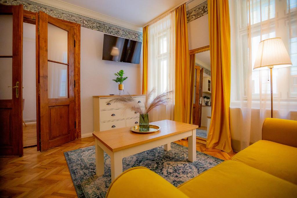 CASA JOSEPH HAYDN - One-Bedroom Apartment