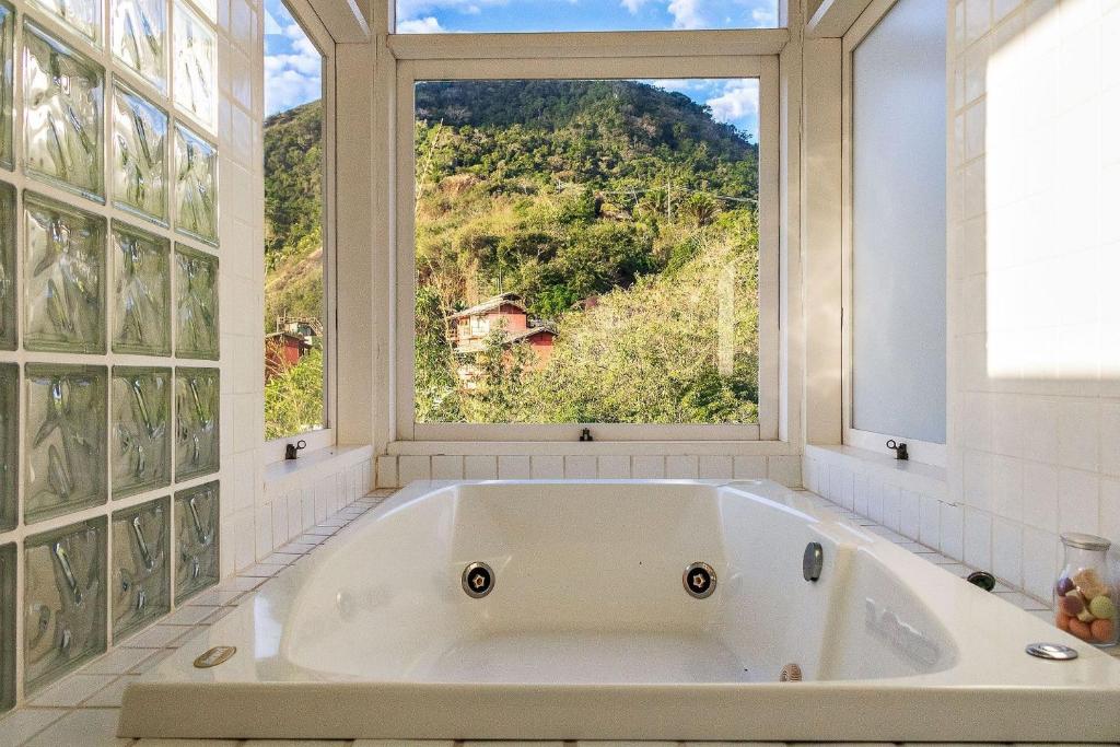  Casa Mirante do Engenho - casa alto padrão com vista na Ilhabela