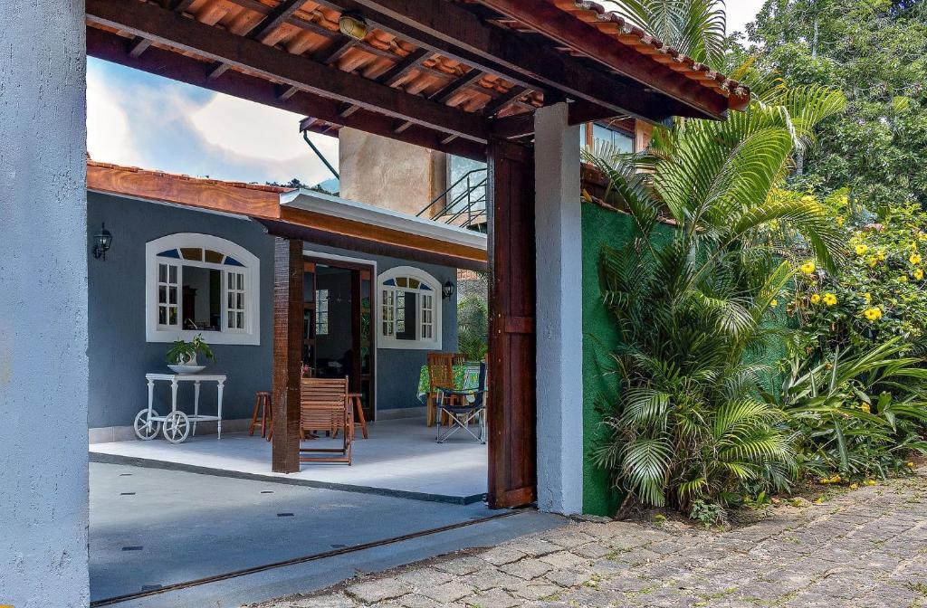  Casa arborizada no Perequê