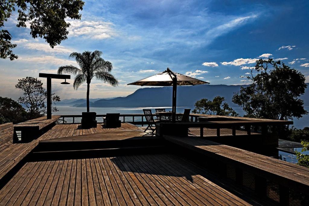  Glass house: sofisticação em Ilhabela