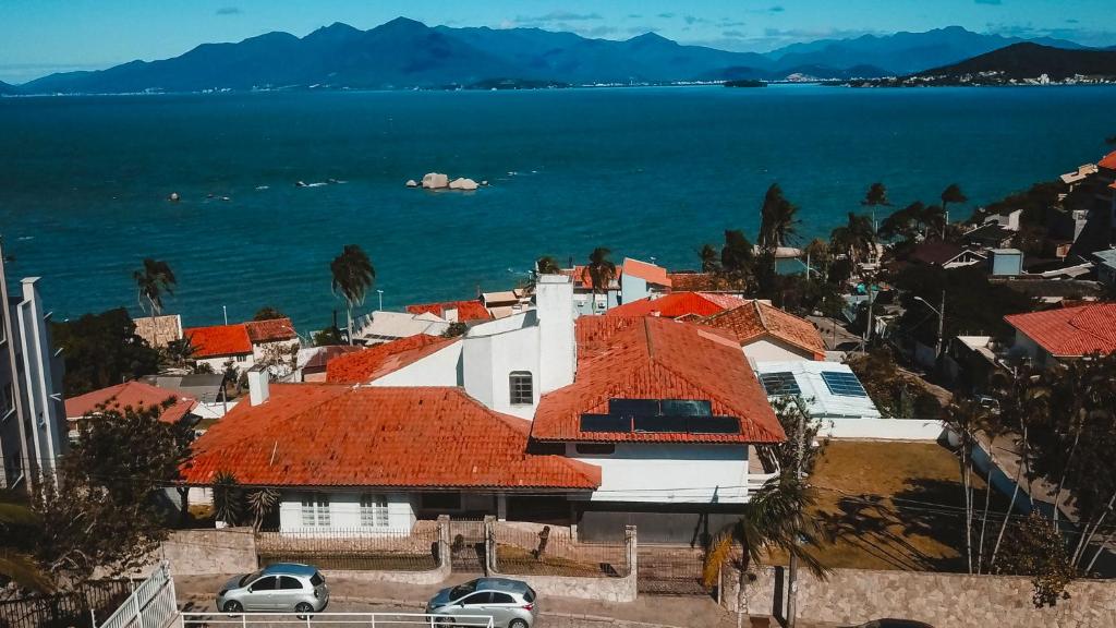  Mansão com piscina e vista panorâmica para o mar