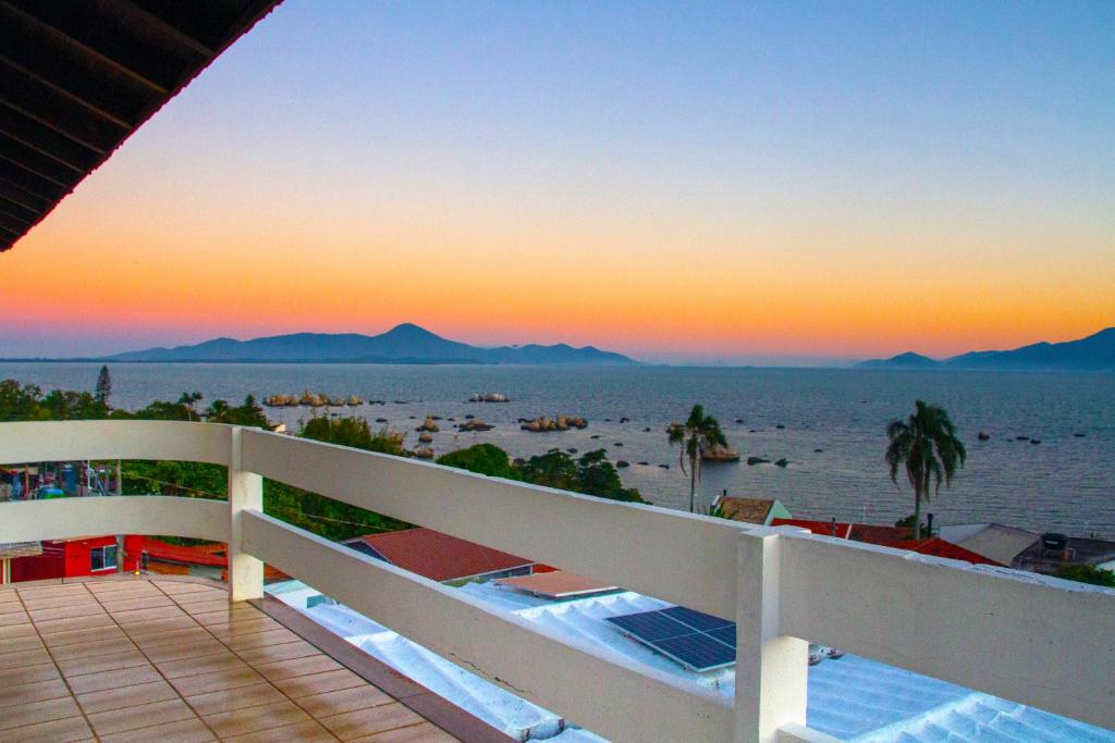  Mansão com piscina e vista panorâmica para o mar