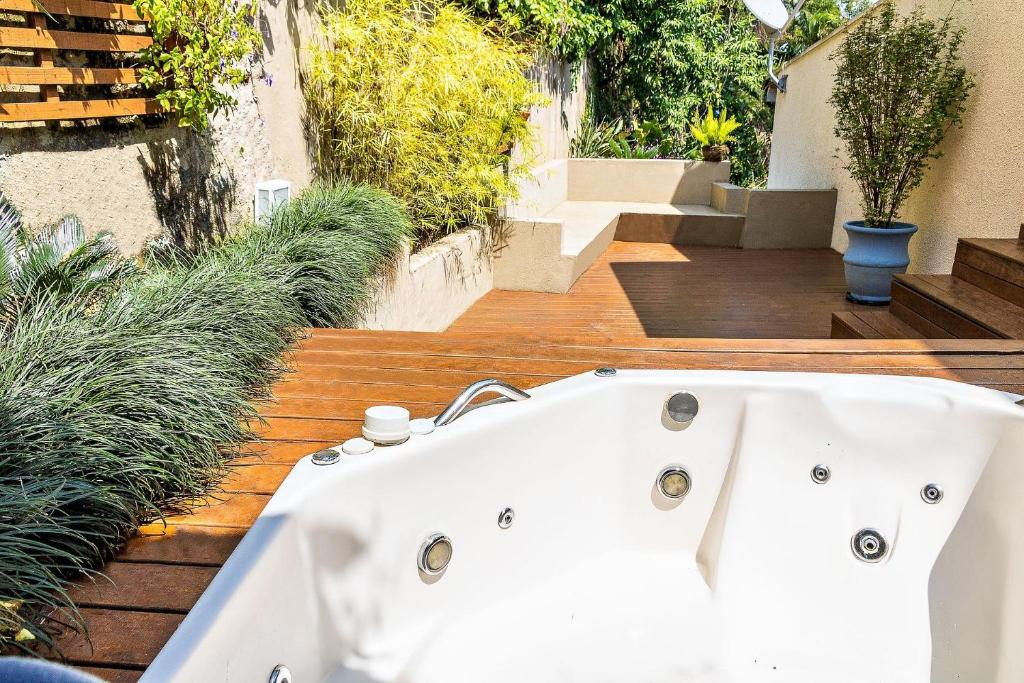  Casas com Jacuzzi a 300 metros do mar