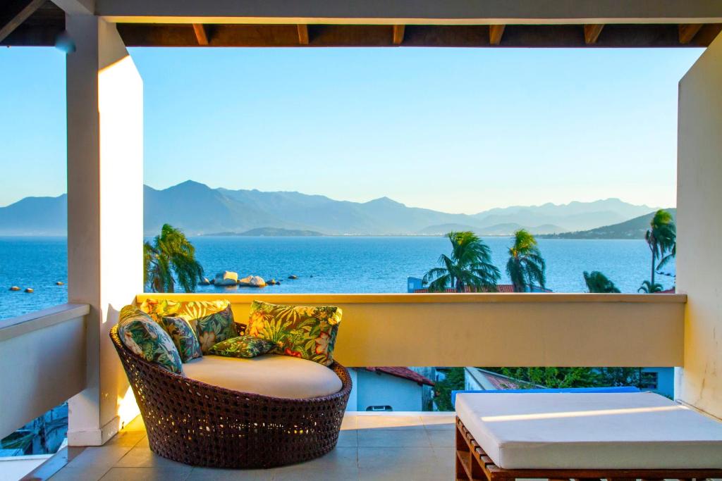  Mansão com piscina e vista panorâmica para o mar
