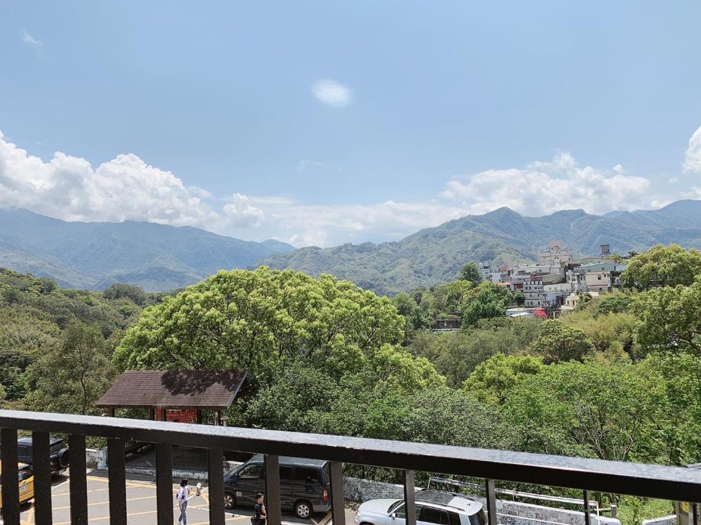 Pemandangan gunung umum atau pemandangan gunung yang diambil dari homestay