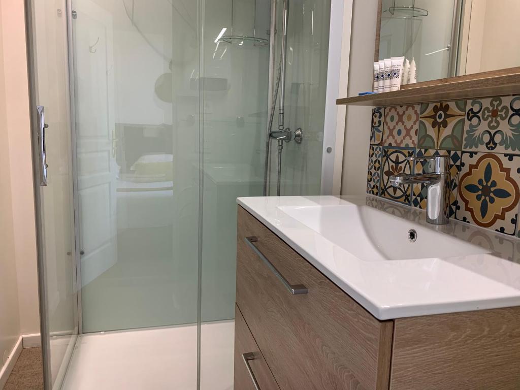 Hotel Alexandra - Boutique Hotel tesisinde bir banyo