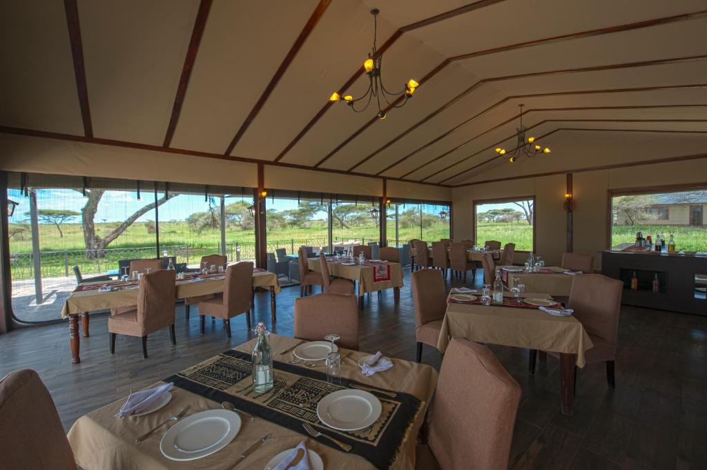 Restaurace v ubytování Serengeti Sametu Camp