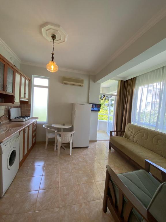 Erol Apart - Deluxe Appartement Met 2 Slaapkamers En Balkon