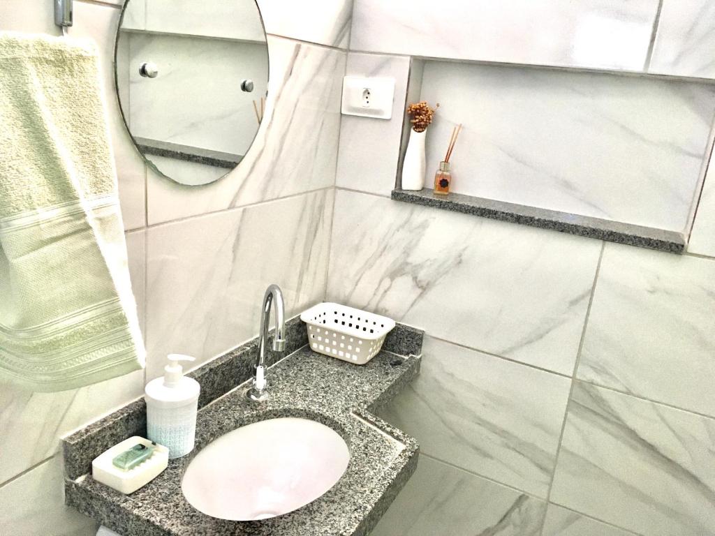 Casa mobiliada com piscina para família  Casa mobiliada com piscina para família