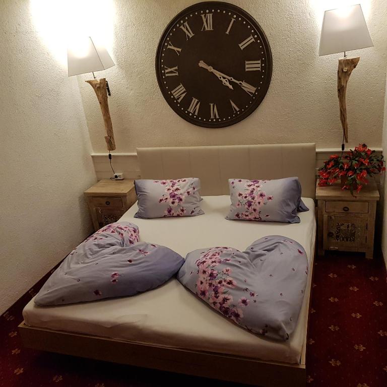 Postel nebo postele na pokoji v ubytování Familienferienhaus Florentine