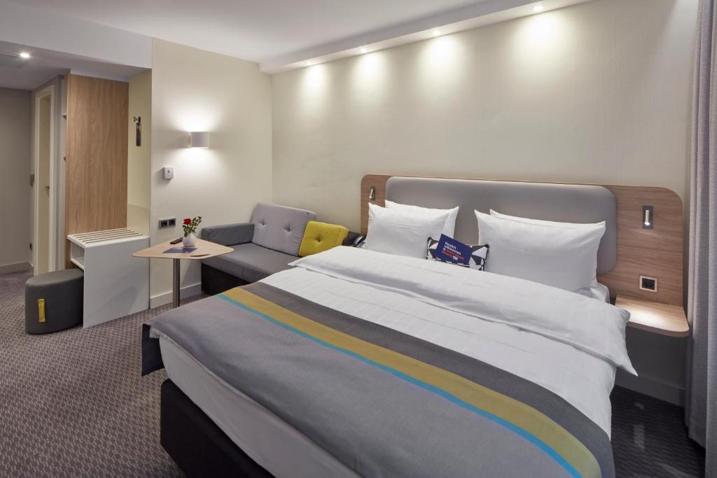 Postel nebo postele na pokoji v ubytování Holiday Inn Express - Merzig by IHG