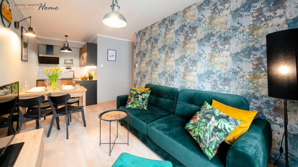 Posedenie v ubytovaní Wonder Home - Apartamenty położone blisko deptaka, licznych restauracji i sklepów