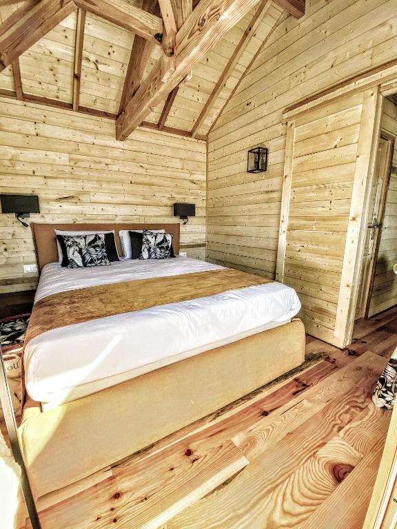Postel nebo postele na pokoji v ubytování U Castellu di A Sulana