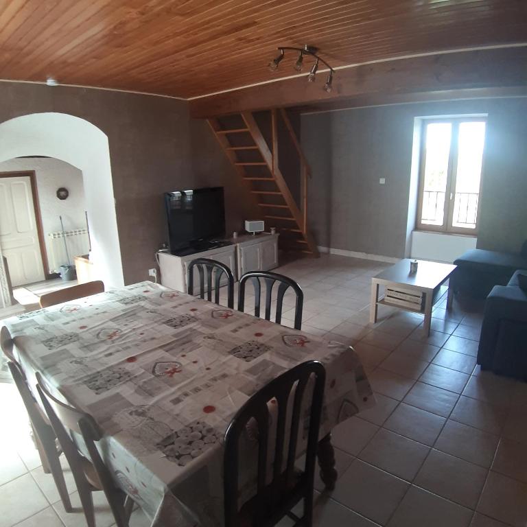 Chez Grand-Mère - Casa De Tres Dormitorios