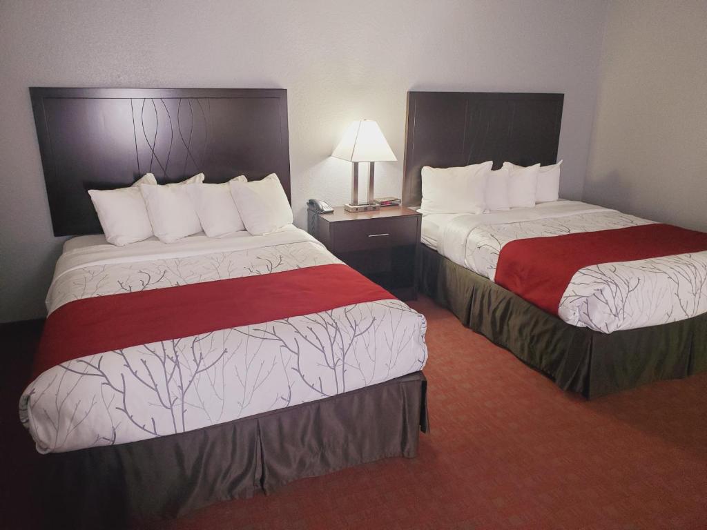 Blackstone Lodge and Suites - Salle Exécutive Avec Deux Lits Queen