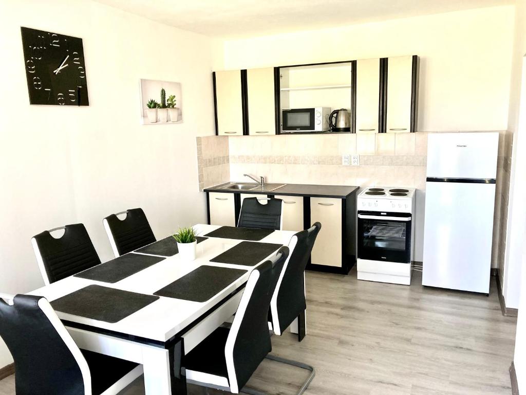 City Apartment - Two-Bedroom Suite