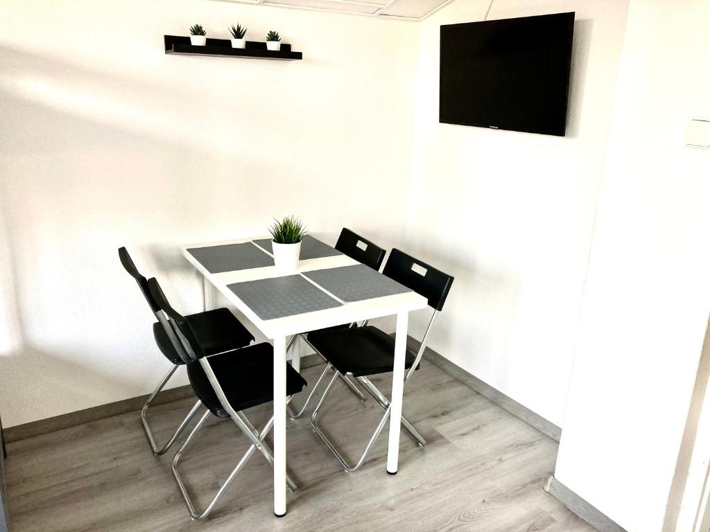City Apartment - Family Suite With Balcony