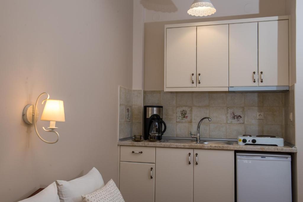 Megas Alexandros - 10