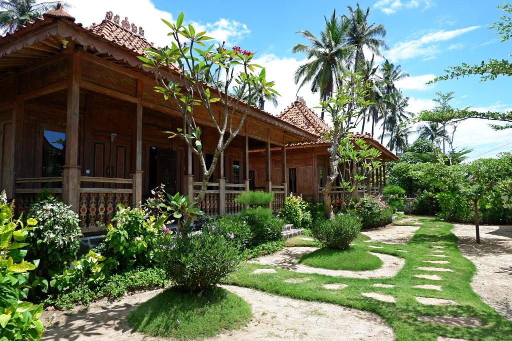 Blue Harbor Beachfront Villas & Resto - 18