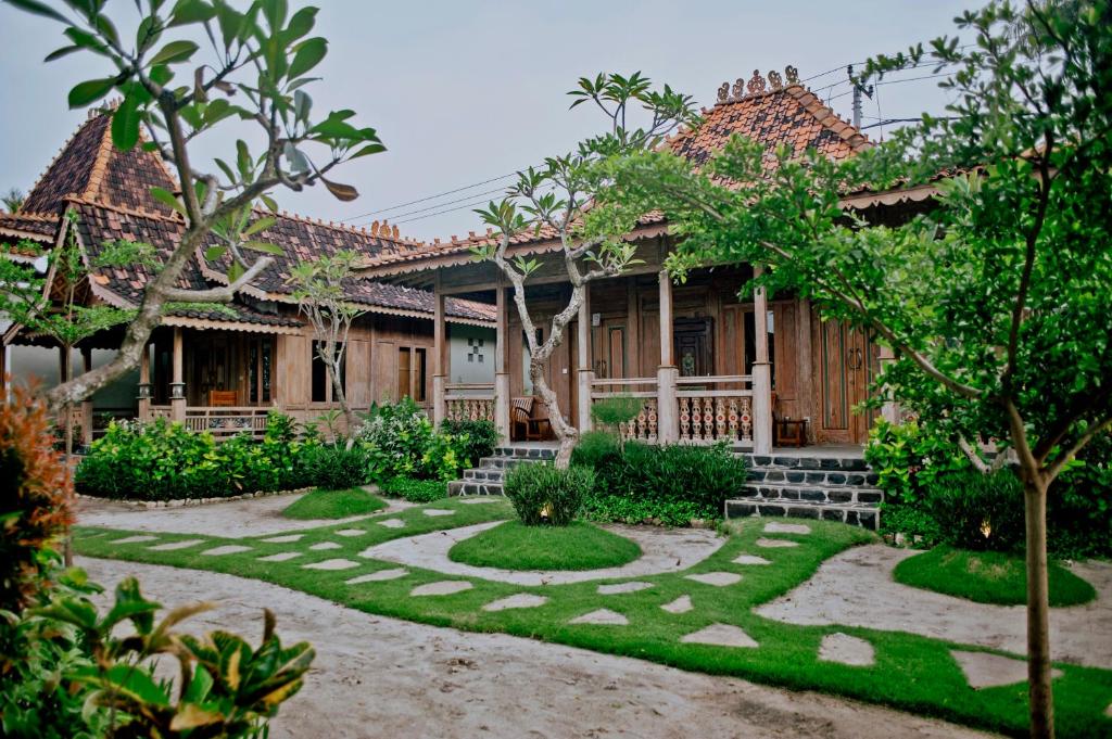 Blue Harbor Beachfront Villas & Resto - 17