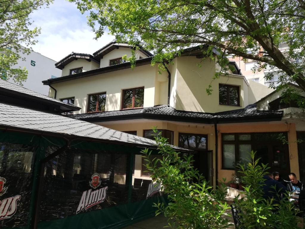 Budova, kde se hotel nachází