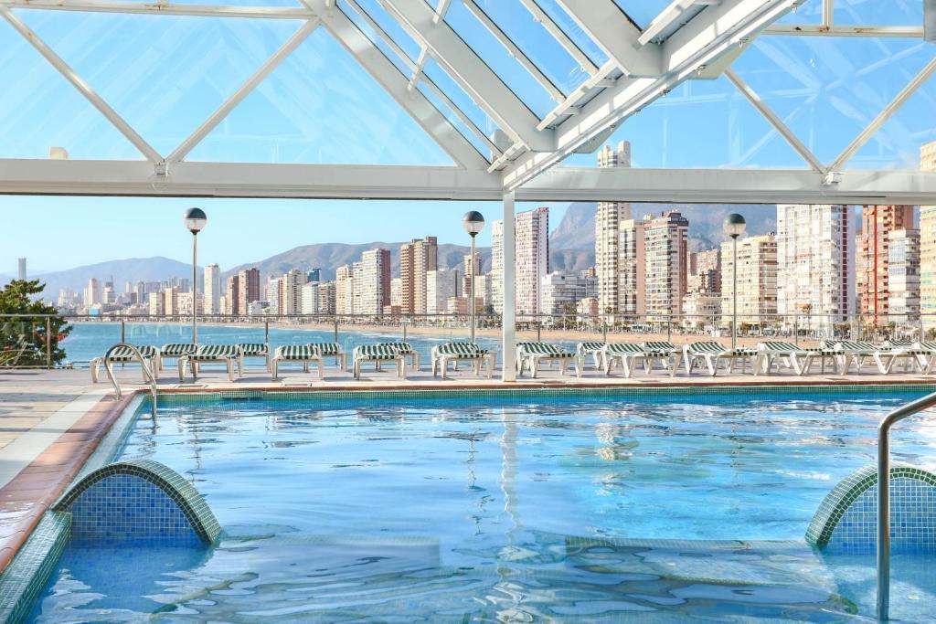 Bazén v ubytování KAKTUS Hotel Benikaktus nebo v jeho okolí