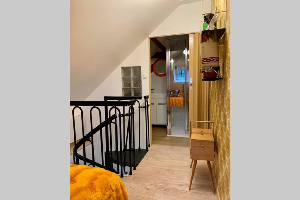 Fotografie z fotogalerie ubytování Appartement Vintage avec vue sur le château v destinaci Pierrefonds