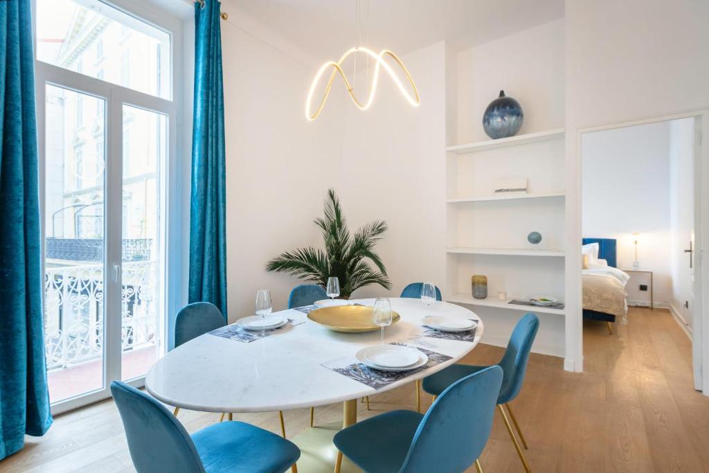 Modern 2-Br Apartment in the Heart of Cannes