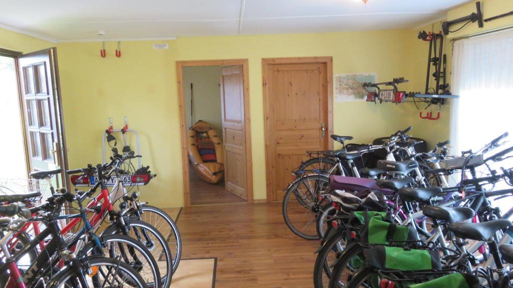 Jízda na kole v ubytování Hotel Garni Nussbaumhof nebo okolí