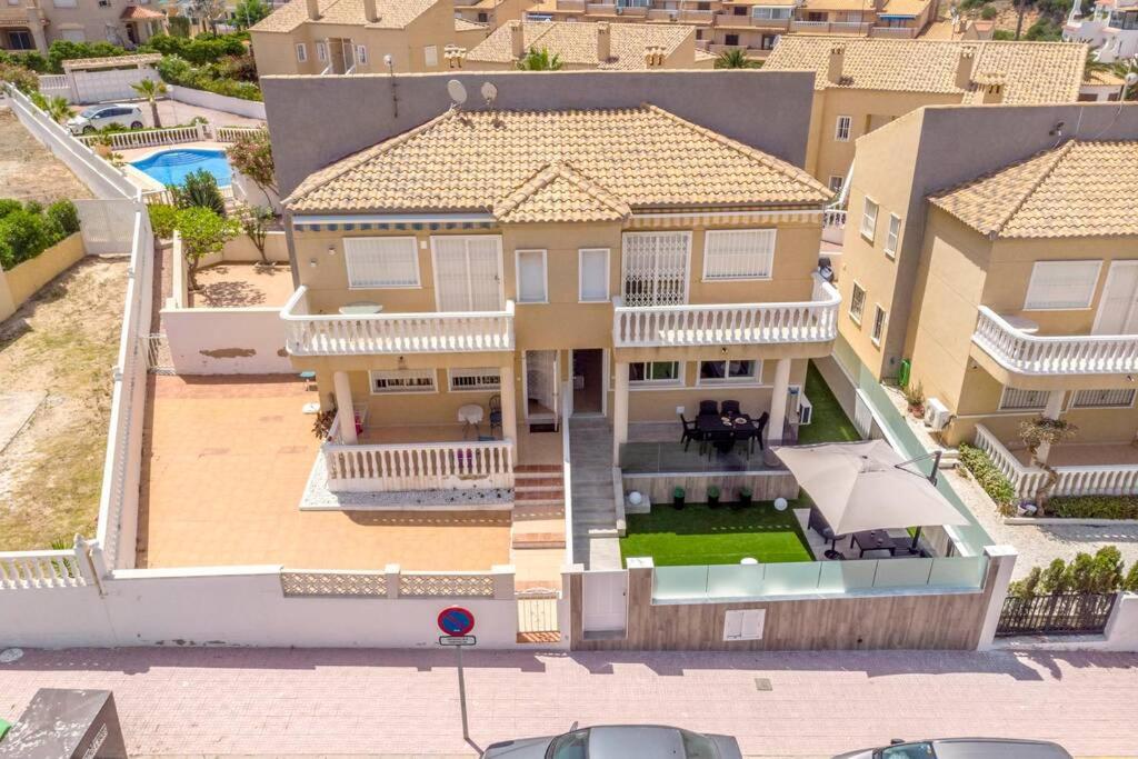 Bazén v ubytovaní Villa-Capricho Playa - Zeus alebo v jeho blízkosti