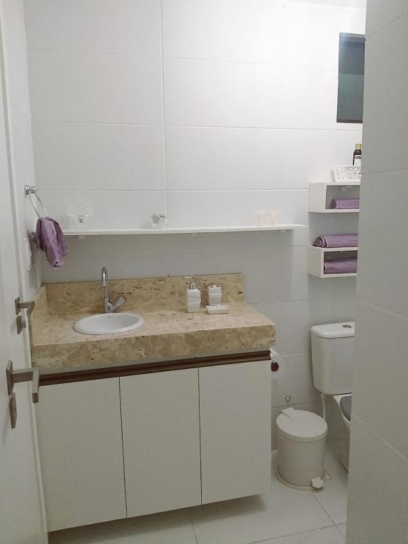  oo DIARIA de 75 a 120 PARA 3 PESSOAS Excelente localização na praia de intermares a 200 da praia e 400 metros do Lovina e 300 metros do Fest Verão PB