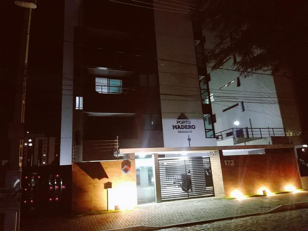  oo DIARIA de 75 a 120 PARA 3 PESSOAS Excelente localização na praia de intermares a 200 da praia e 400 metros do Lovina e 300 metros do Fest Verão PB