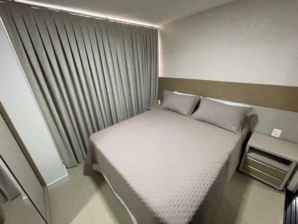  Apt novo no CENTRO de Foz com garagem e mobiliado